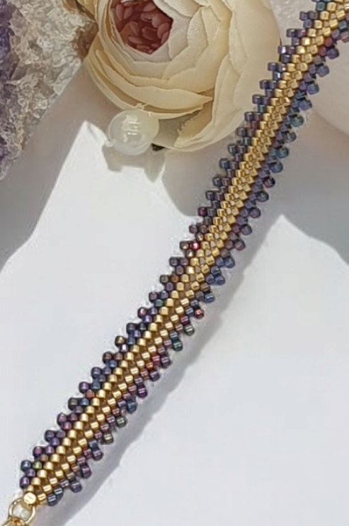 Mor Kristal Boncuklu El Yapımı Püsküllü Bileklik - Galeri Resmi