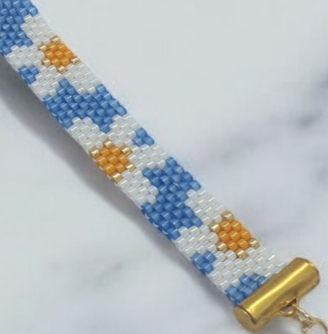 El Yapımı Geometrik Desenli Mavi-Beyaz Miyuki Bileklik - Galeri Resmi